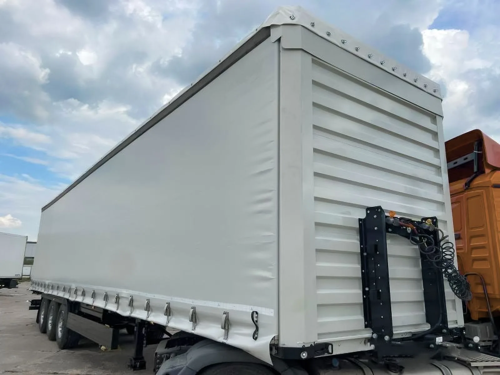 WhatsApp Image 2025-09-10 at 00.09.00